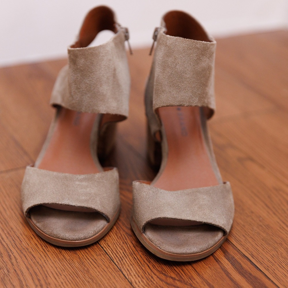 Lucky Brand Taupe Suede Block Heel Ankle Strap Sandals Size 6.5M 37